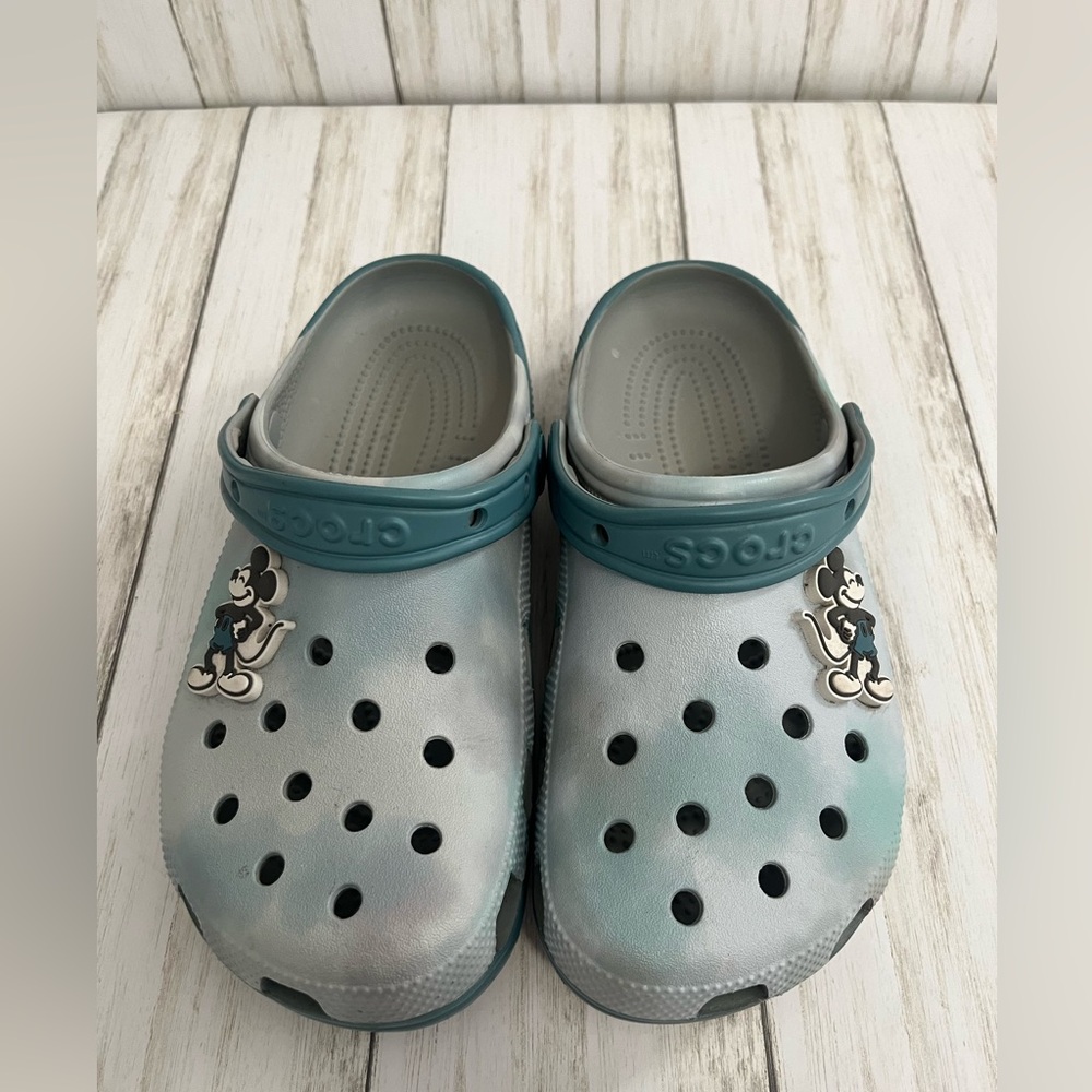 Disney Park Mickey Mouse Tie-Dye Blue
Crocs Clogs